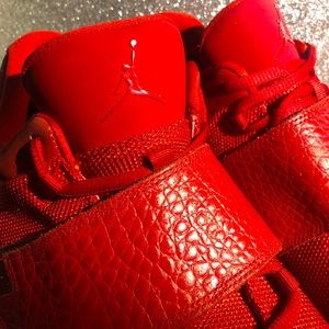 J23 Gym Red size 13